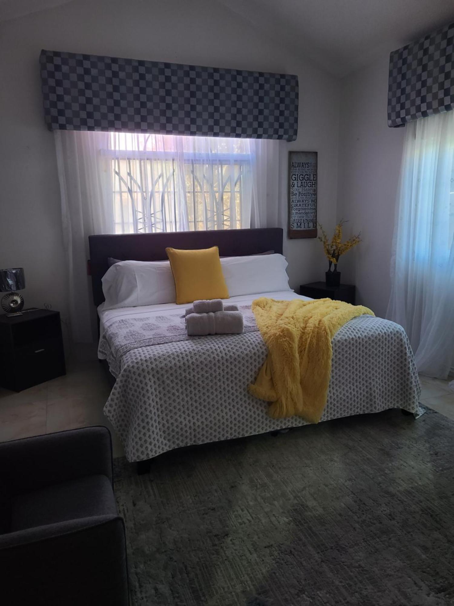 Caribbean Estates, 10 Mins From The Beach, Beautiful Gated Community Portmore Bagian luar foto
